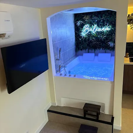 شقة Balinea Balneo Et Cinema Prive *