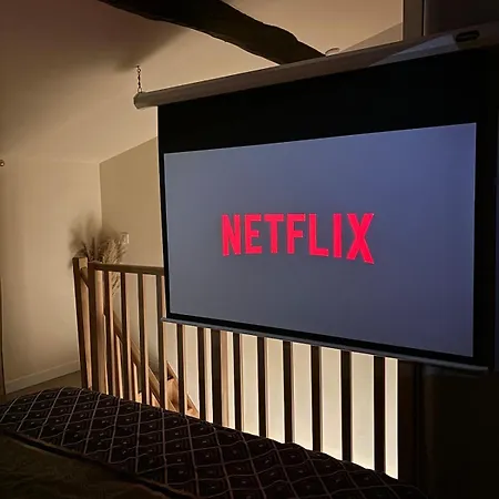 Balinea Balneo Et Cinema Prive شقة نيورْ